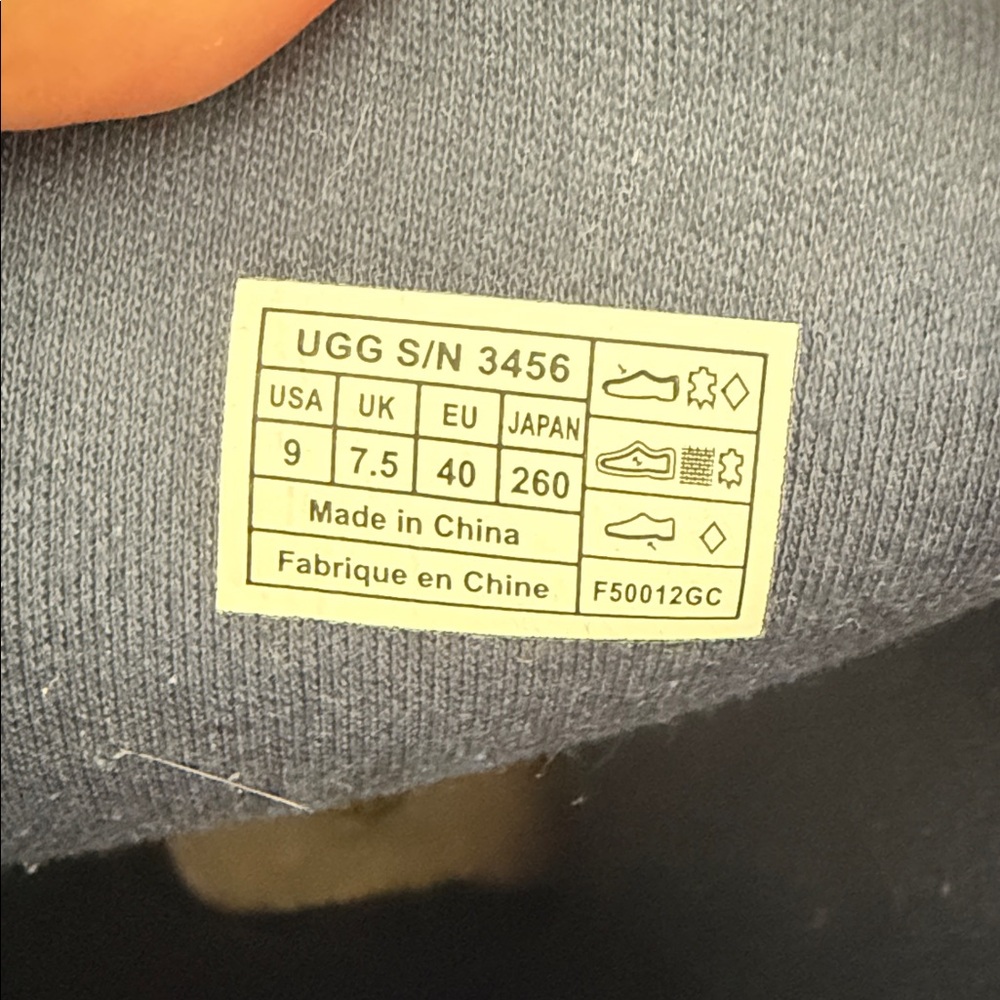 UGG Women's Black and Navy Lace-Up Boots - Picture 15 of 15